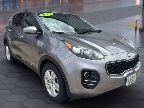 Used 2019 Kia Sportage LX image 2