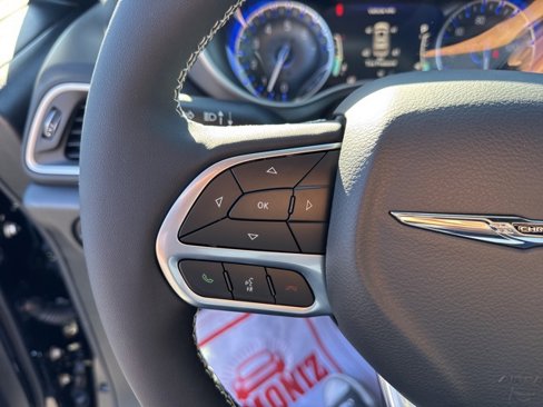 New 2025 Chrysler Voyager LX image 17
