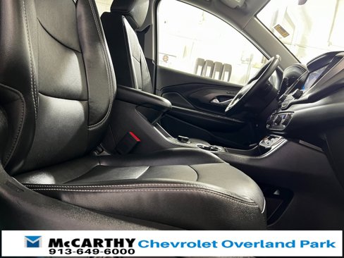 Used 2024 GMC Terrain SLT image 29