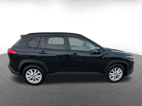Used 2025 Toyota Corolla Cross LE image 16