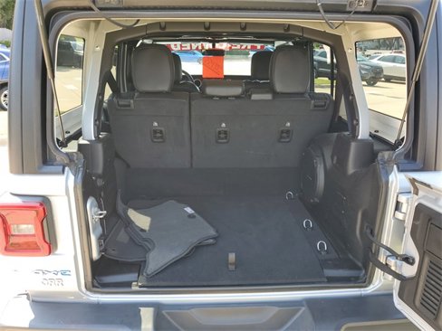 Used 2023 Jeep Wrangler Unlimited Sahara image 36