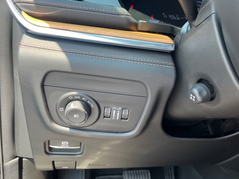 Used 2024 Jeep Grand Cherokee L Summit image 31