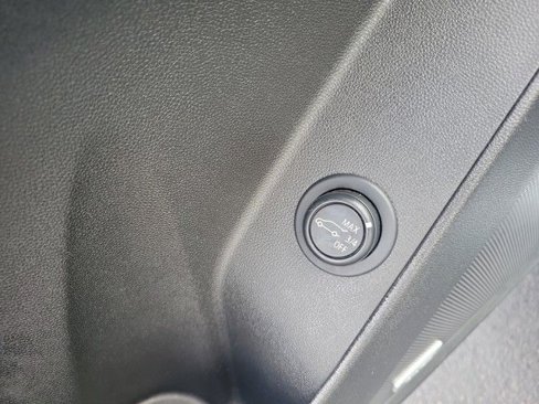 Used 2022 Chevrolet Equinox RS w/ RS Leather Package image 44