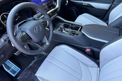 New 2026 Lexus TX 500h AWD image 4