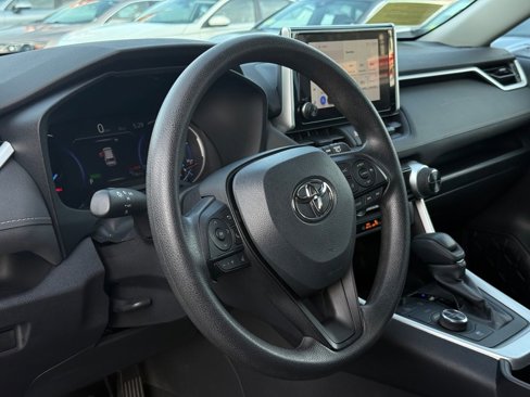 Used 2025 Toyota RAV4 XLE image 27