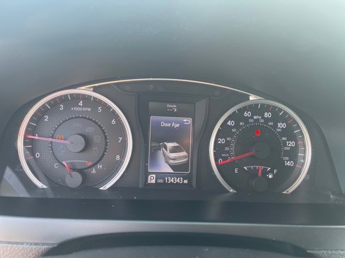 Used 2015 Toyota Camry LE image 13