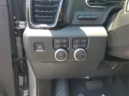 New 2025 GMC Sierra 2500 Denali w/ Denali Reserve Package image 16