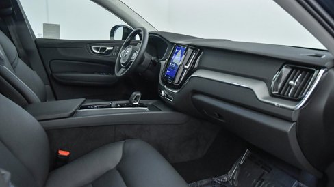 Certified 2025 Volvo XC60 B5 Core w/ Protection Package Premier image 16
