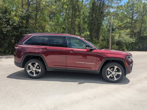 New 2025 Jeep Grand Cherokee Limited image 2