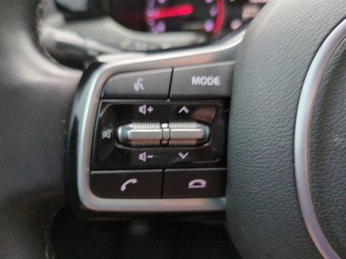 Used 2023 Kia Sorento S image 33
