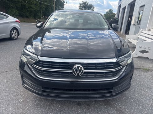 Used 2022 Volkswagen Jetta SE image 2