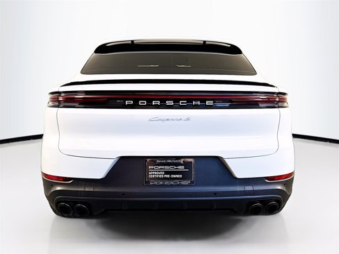 Used 2024 Porsche Cayenne S image 10