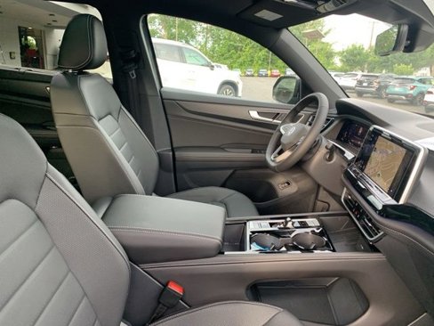 New 2025 Volkswagen Atlas Cross Sport SEL R-Line image 36