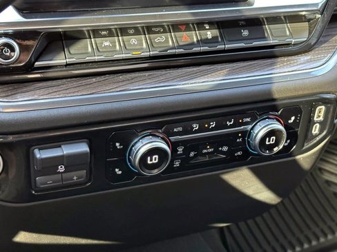 Certified 2025 GMC Sierra 1500 Elevation image 30