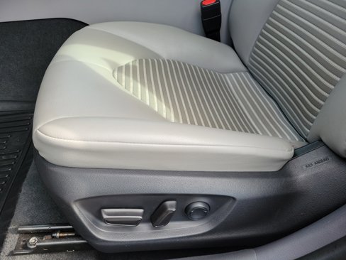 Used 2022 Toyota Camry SE image 13