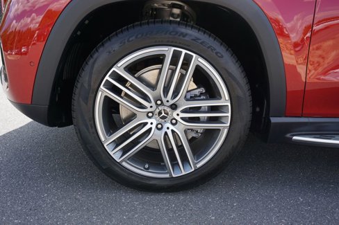 New 2025 Mercedes-Benz GLS 450 4MATIC image 17