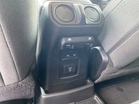Used 2024 Jeep Wrangler Unlimited Sahara image 24