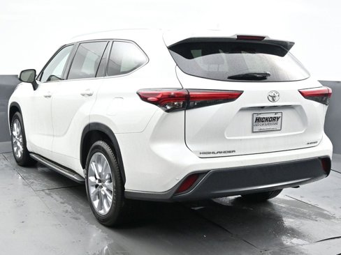 Used 2022 Toyota Highlander Limited image 5
