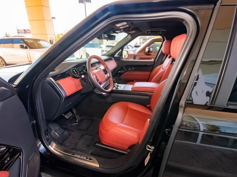 Used 2025 Land Rover Range Rover SV image 34