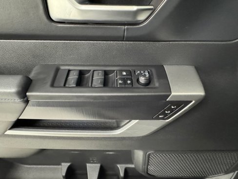 Used 2024 Toyota Sequoia Platinum image 32