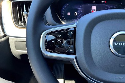 New 2026 Volvo XC60 B5 Ultra w/ Climate Package image 17