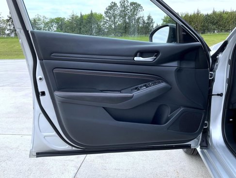 Used 2022 Nissan Altima 2.5 SR image 9