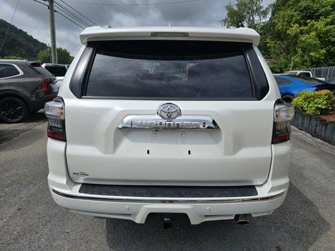 Used 2018 Toyota 4Runner Limited image 3