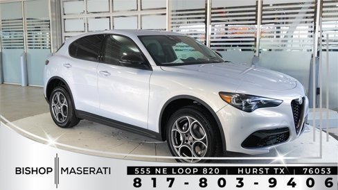 New 2025 Alfa Romeo Stelvio Sprint image 1