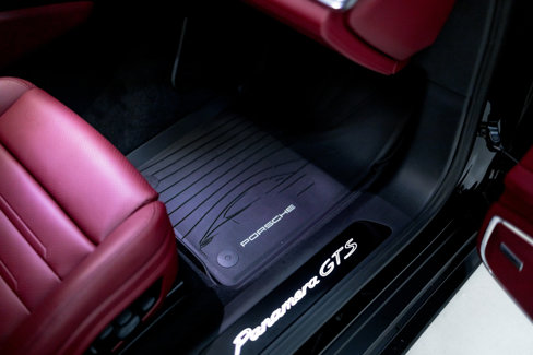 Used 2023 Porsche Panamera GTS image 49