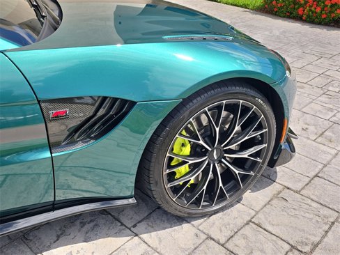 Used 2022 Aston Martin V8 Vantage Coupe image 9