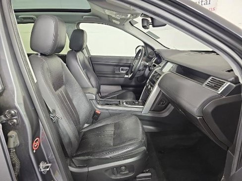 Used 2018 Land Rover Discovery Sport HSE image 4