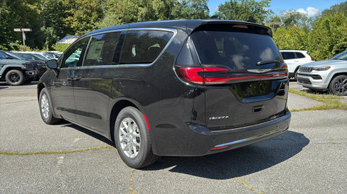 New 2026 Chrysler Pacifica Select image 6
