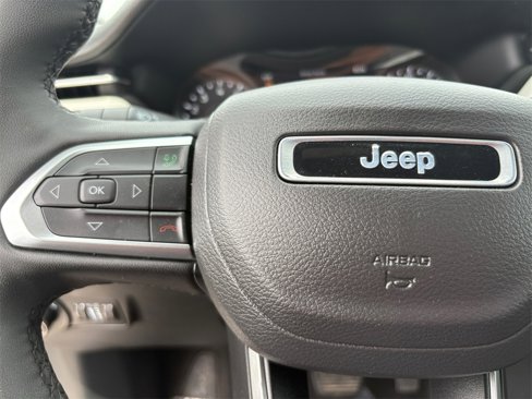 Used 2024 Jeep Compass Limited image 25