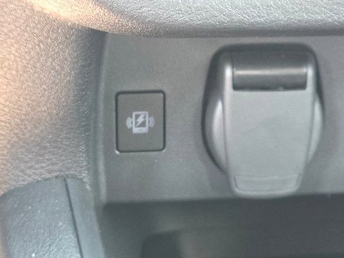 New 2025 Nissan Versa SR w/ Trunk Package image 8