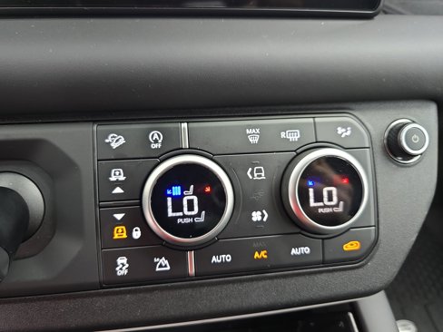 Certified 2024 Land Rover Defender 110 X-Dynamic SE image 23