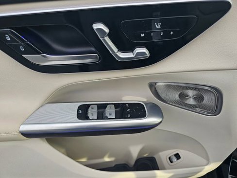 Certified 2025 Mercedes-Benz GLC 300 4MATIC image 22