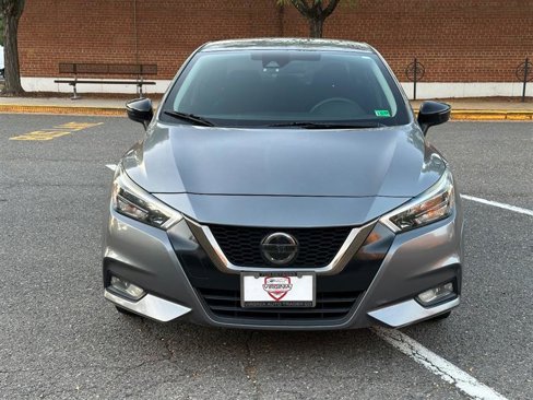 Used 2020 Nissan Versa SR image 2
