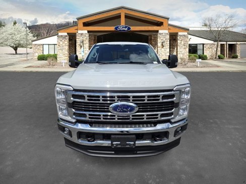 New 2025 Ford F250 XLT w/ FX4 Off-Road Package image 2