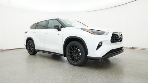 New 2025 Toyota Highlander XLE image 29