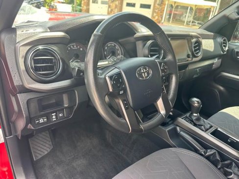 Used 2018 Toyota Tacoma SR5 image 9