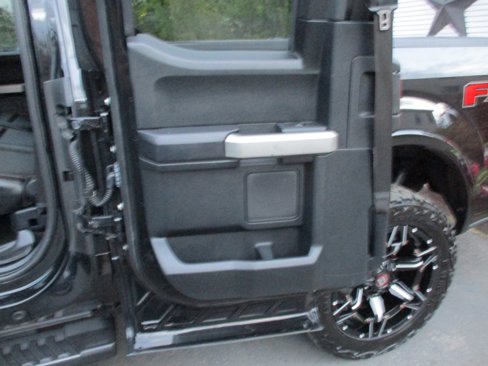 Used 2015 Ford F150 Lariat image 28