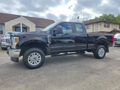 Used 2019 Ford F250 XL w/ STX Appearance Package image 3