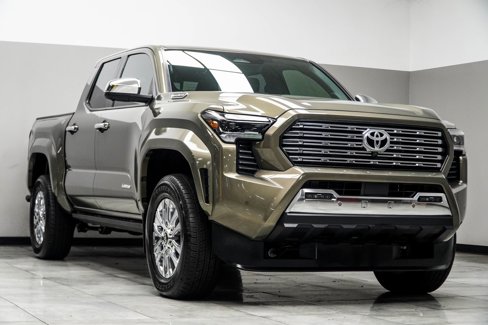 Used 2025 Toyota Tacoma Limited image 4