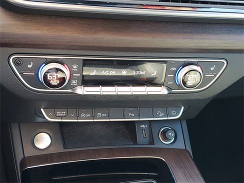 Used 2023 Audi Q5 2.0T Premium w/ Convenience Package image 25