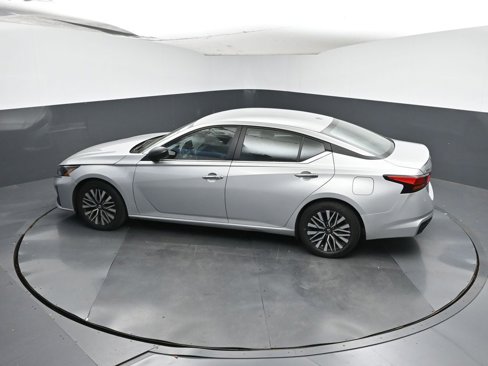 Used 2024 Nissan Altima 2.5 SV image 19