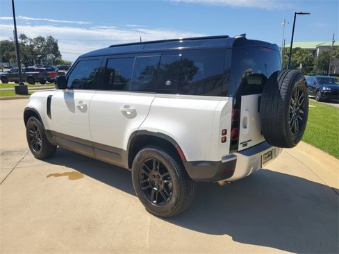 Used 2023 Land Rover Defender 110 S image 3