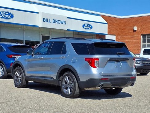Certified 2023 Ford Explorer XLT w/ Equipment Group 202A image 2