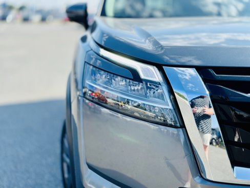 Used 2022 Nissan Pathfinder SV image 6