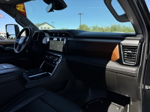 Used 2024 GMC Sierra 3500 Denali w/ Denali Reserve Package image 31