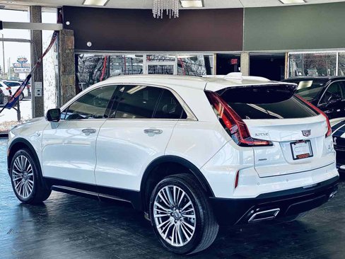 Used 2024 Cadillac XT4 Premium Luxury image 16